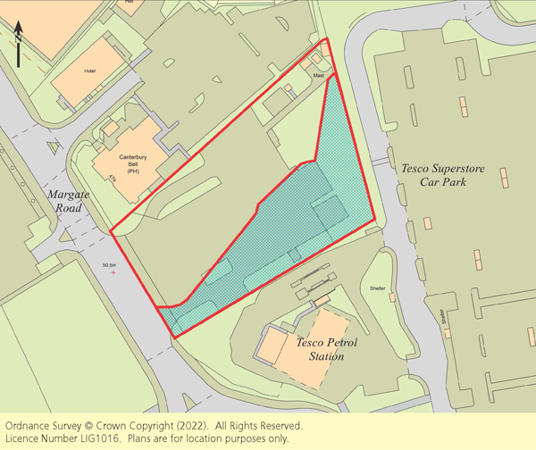 Lot: 17 - VALUABLE SITE EXTENDING TO 1.69 ACRES WITH POTENTIAL FOR DEVELOPMENT IN PRIME LOCATION - 